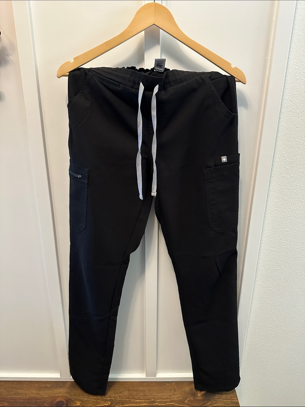 FIGS Women’s Black and Grey Scrub Pants
